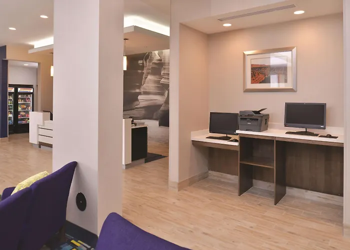 La Quinta By Wyndham At Powell Hotel