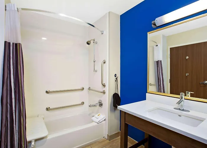 La Quinta By Wyndham At Powell Hotel